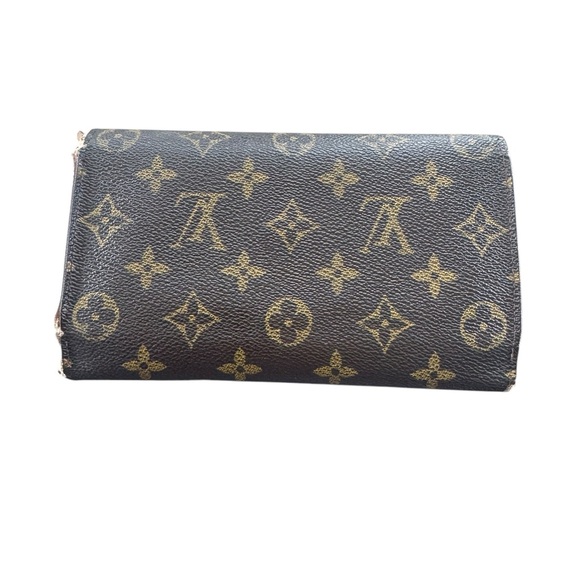 Louis Vuitton Wallet - Picture 6 of 6